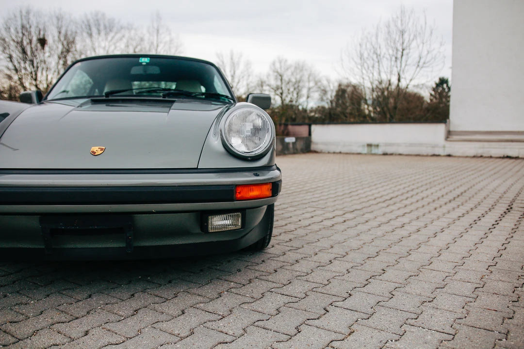 1986 Porsche 911 Carrera 3.2 - Image 29 of 31