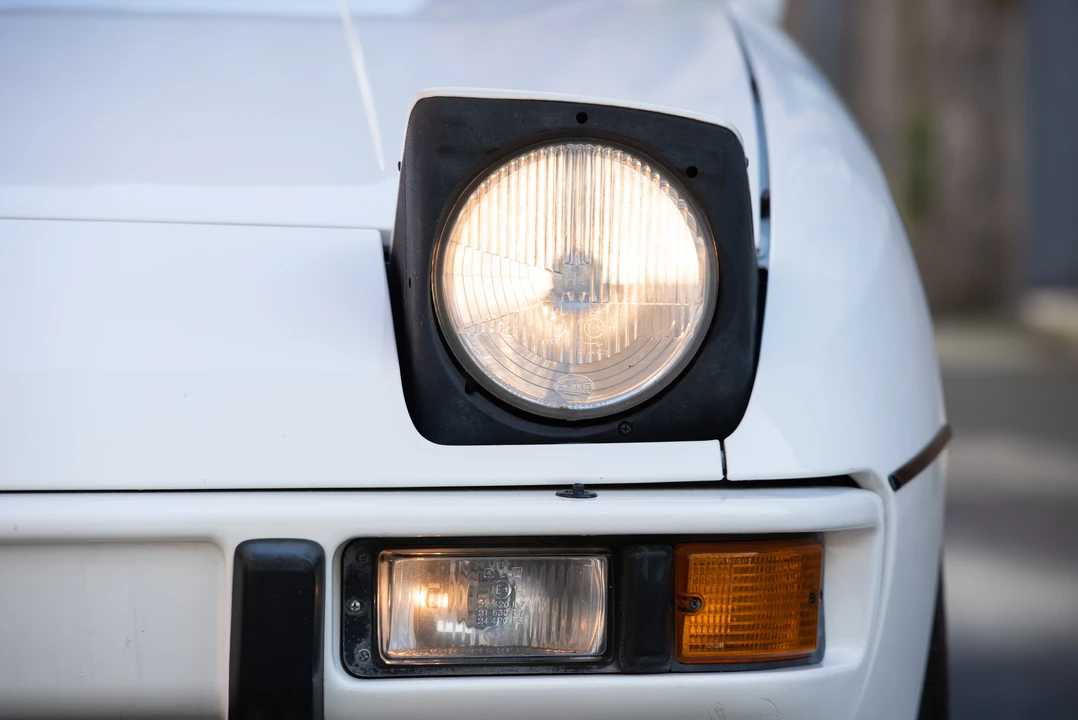 1986 Porsche 924 S - Image 20 of 31