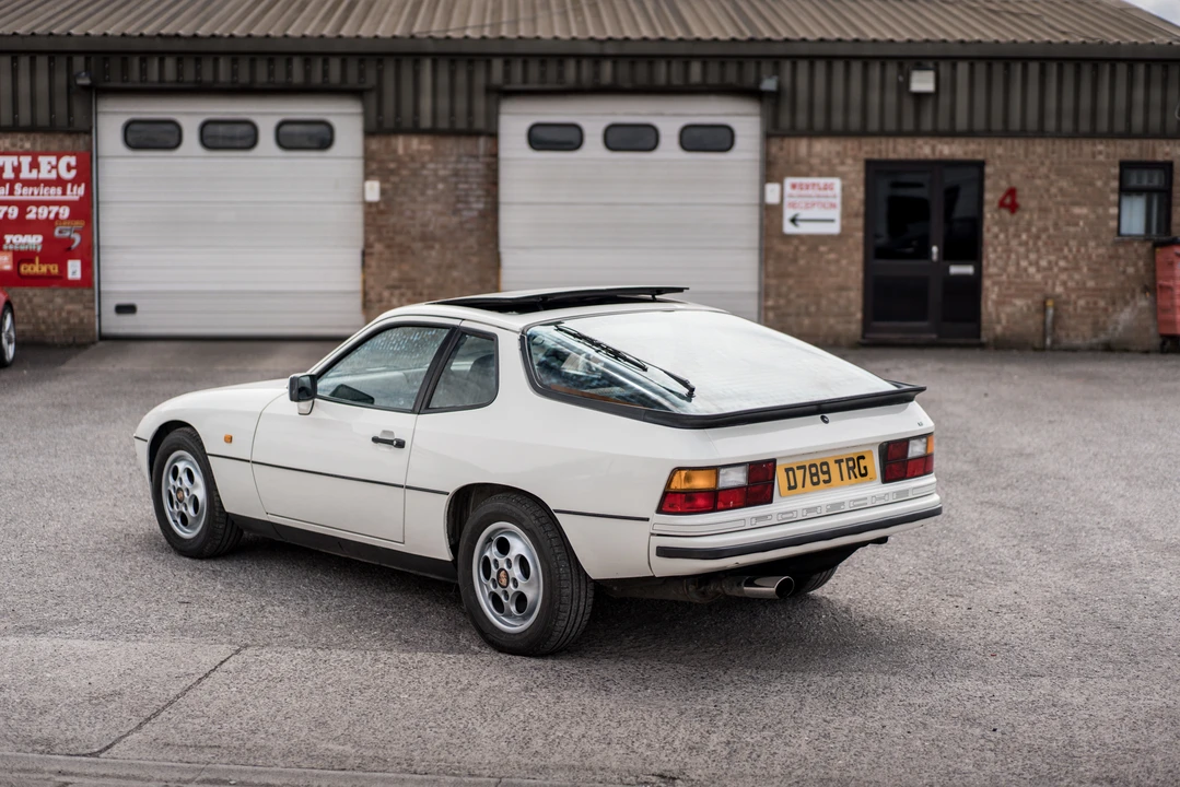 1986 Porsche 924 S - Image 11 of 31