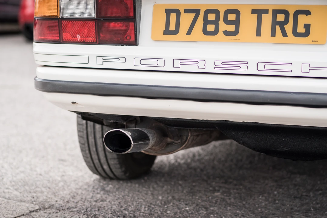 1986 Porsche 924 S - Image 28 of 31