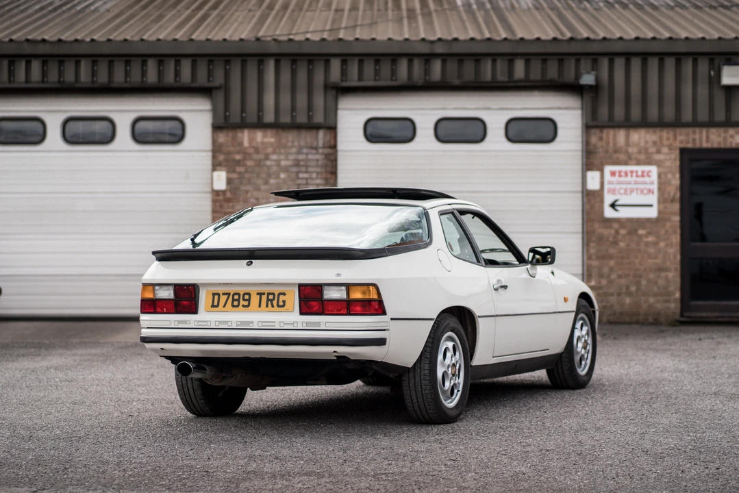 1986 Porsche 924 S - Image 15 of 31