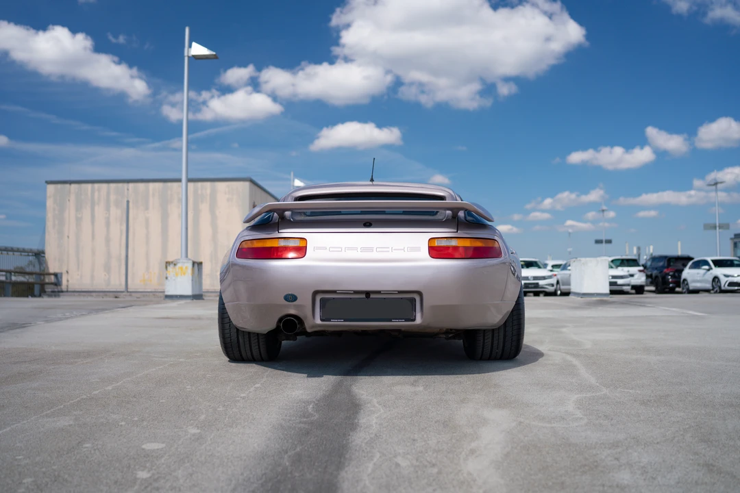 1986 Porsche 928 S - Image 15 of 31