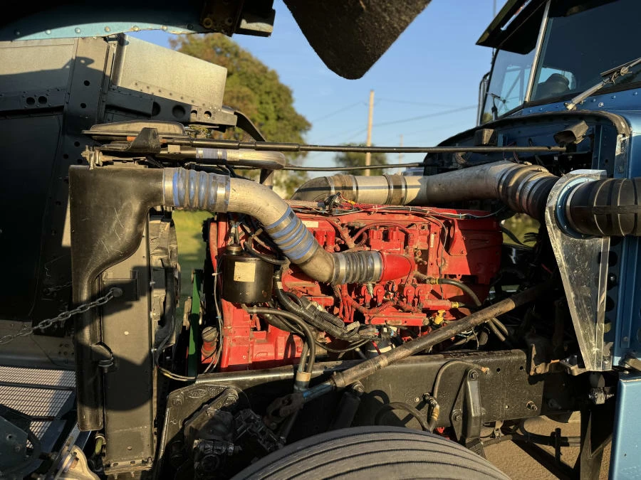 1986 Peterbilt - Image 29 of 30