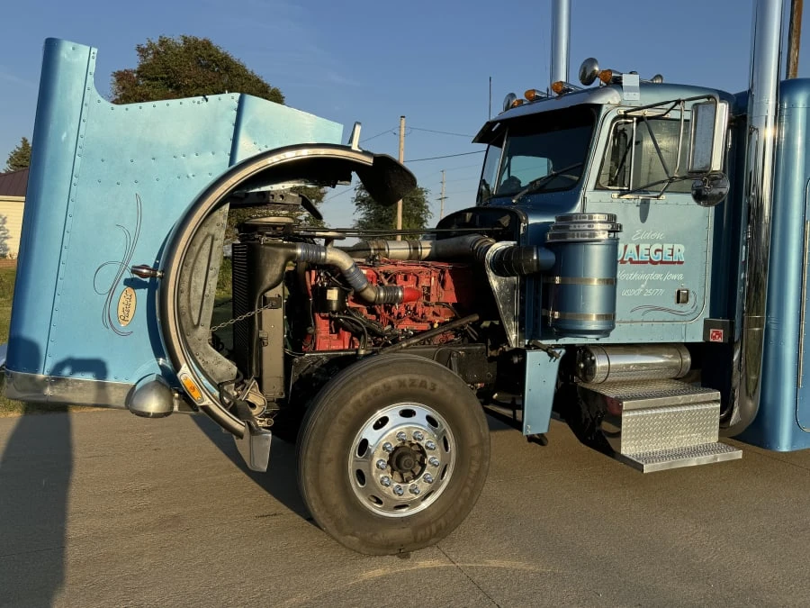 1986 Peterbilt - Image 28 of 30