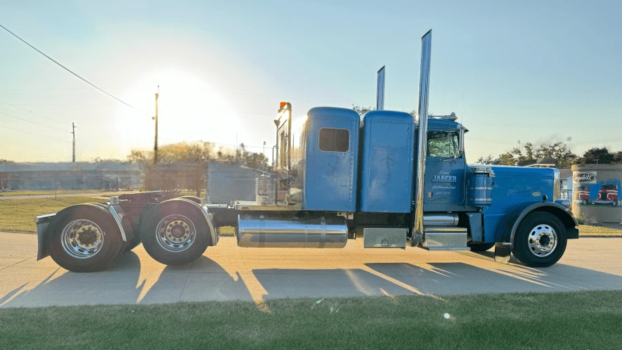 1986 Peterbilt - Image 14 of 30