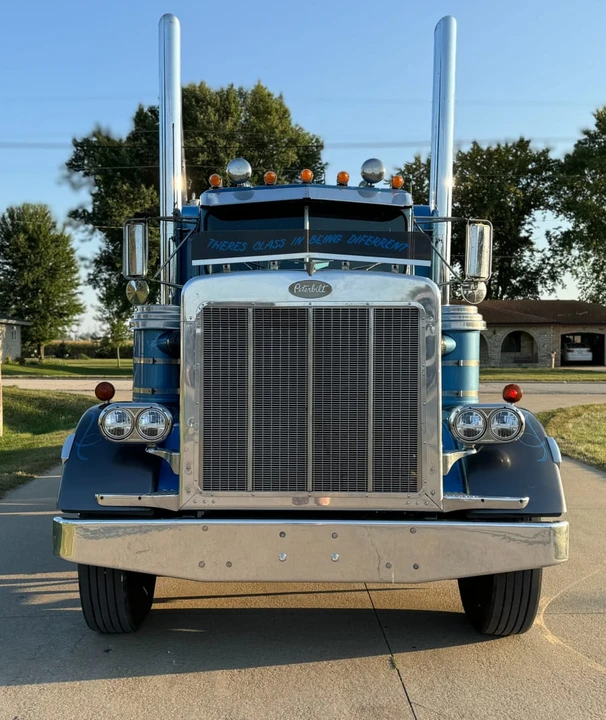 1986 Peterbilt - Image 7 of 30