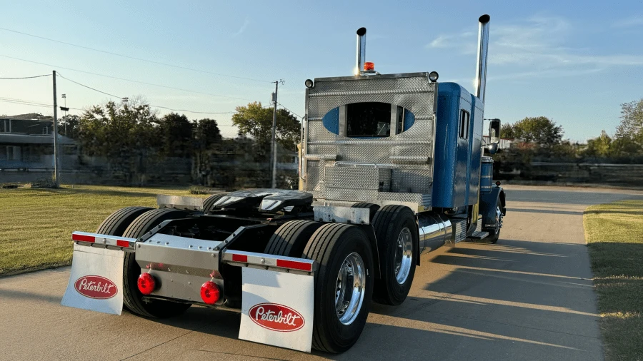 1986 Peterbilt - Image 3 of 30