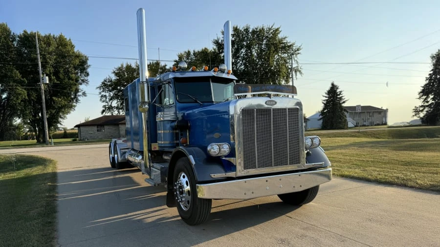 1986 Peterbilt - Image 4 of 30