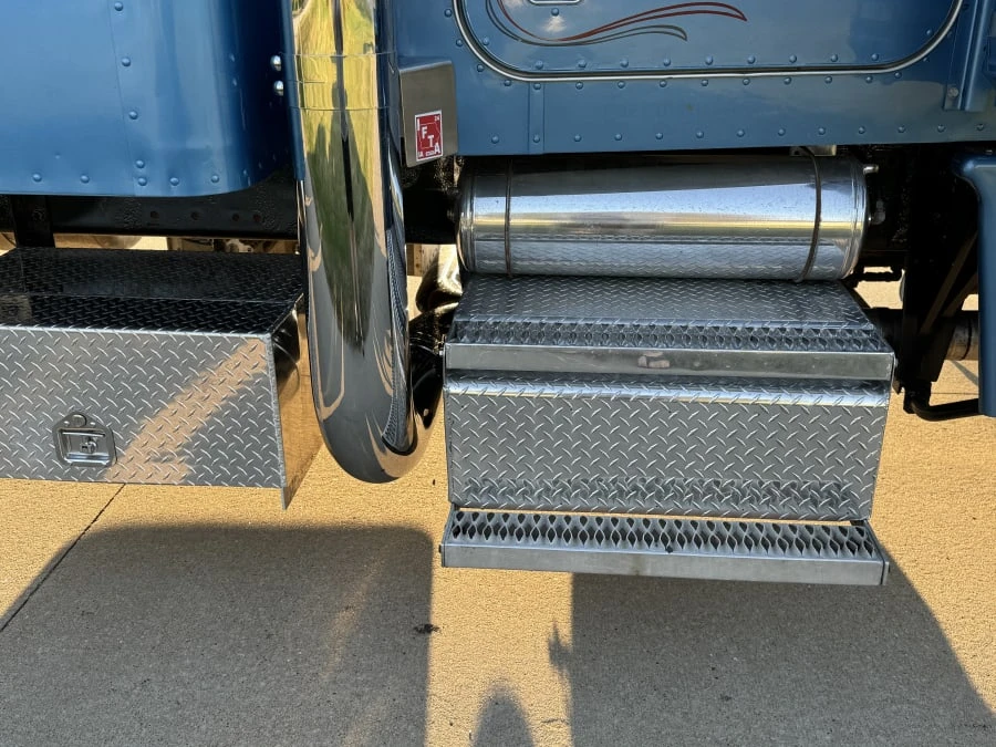 1986 Peterbilt - Image 11 of 30