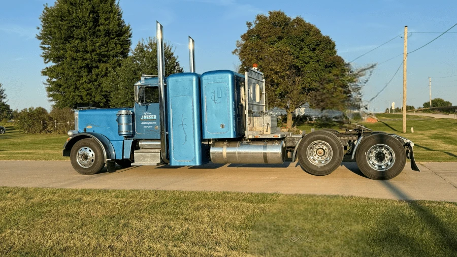 1986 Peterbilt - Image 13 of 30