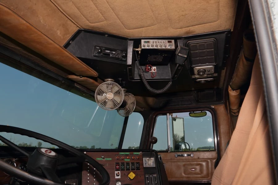 1986 Peterbilt - Image 21 of 25