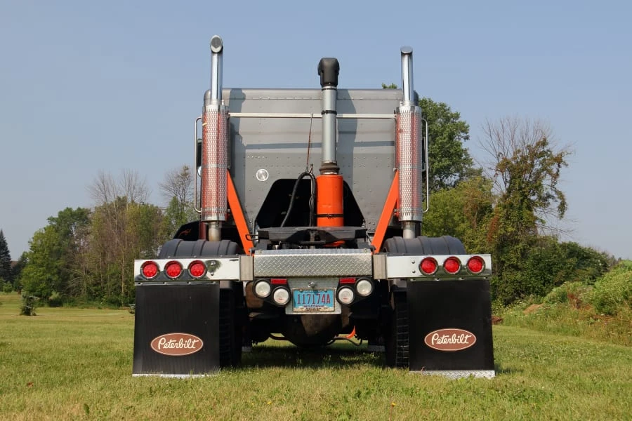 1986 Peterbilt - Image 5 of 25