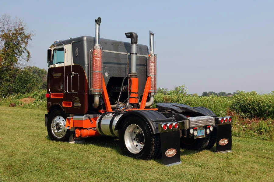1986 Peterbilt - Image 12 of 25