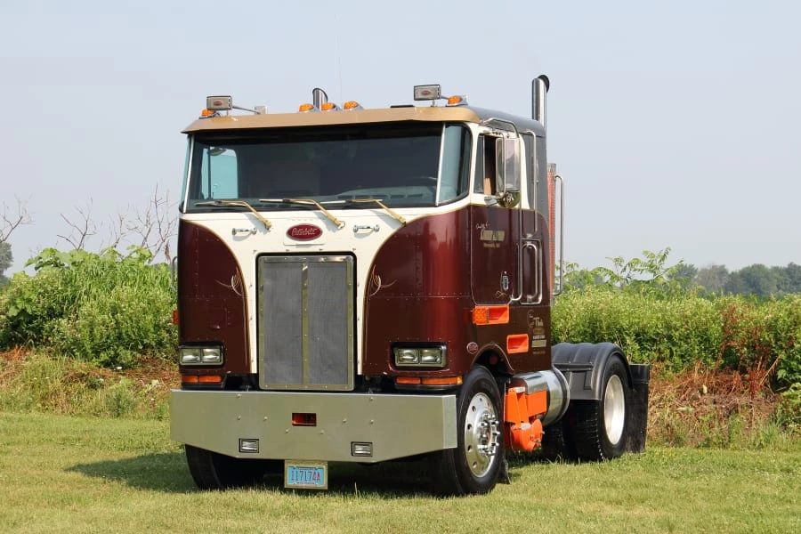 1986 Peterbilt - Image 8 of 25