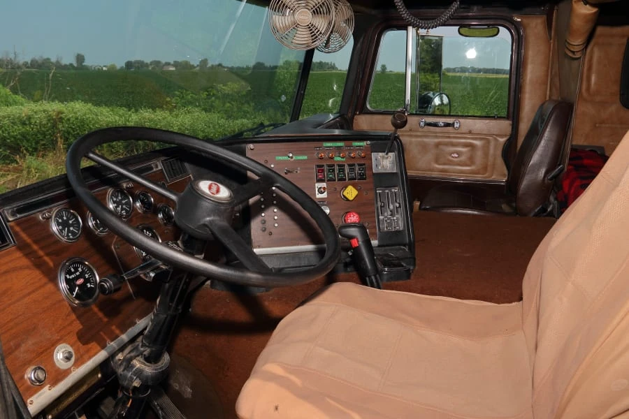 1986 Peterbilt - Image 22 of 25