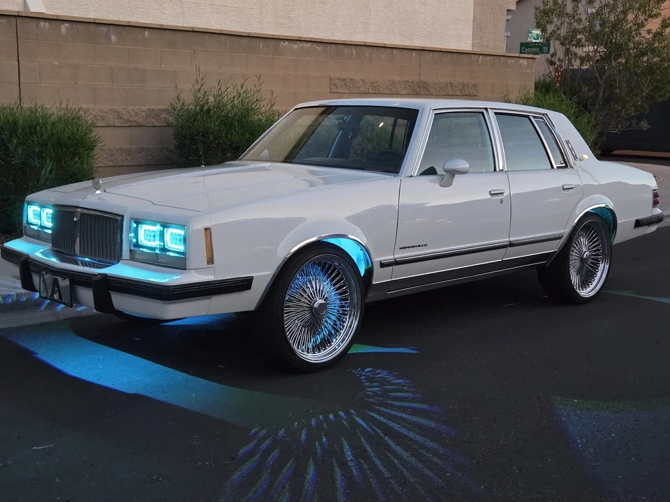 1986 Pontiac Bonneville 5th+ Gen - Image 3 of 10