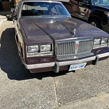1986 Pontiac Bonneville LE Sedan