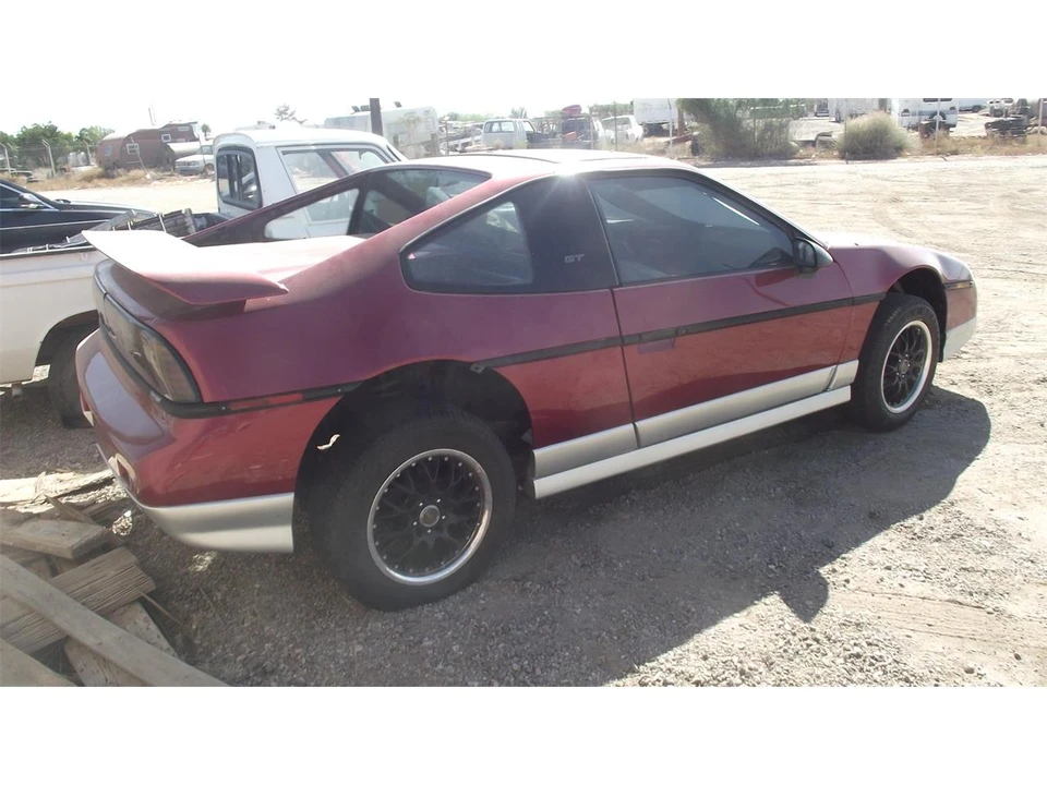 1986 Pontiac Fiero - Image 2 of 2