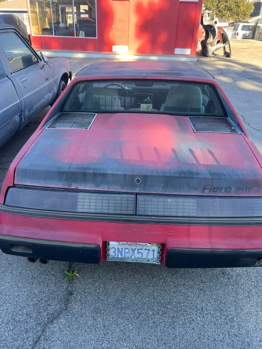1986 Pontiac Fiero - Image 3 of 18