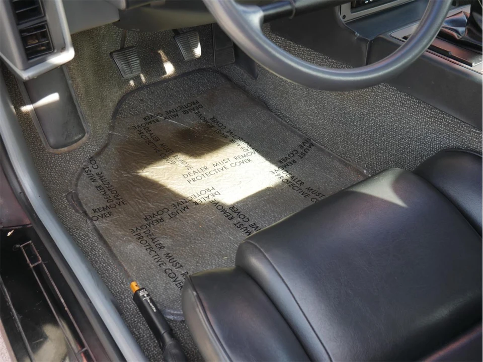 1986 Pontiac Fiero - Image 20 of 31