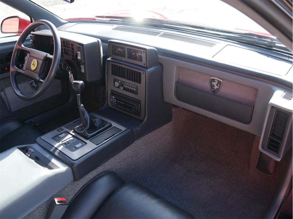 1986 Pontiac Fiero - Image 28 of 31