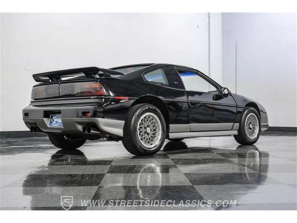 1986 Pontiac Fiero - Image 27 of 31