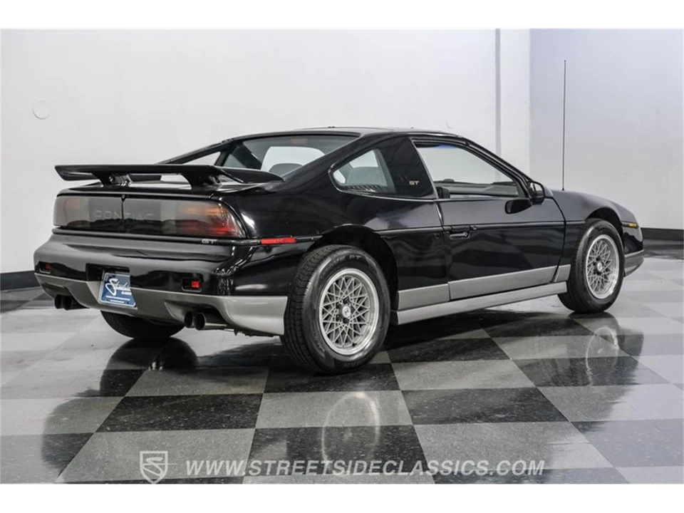 1986 Pontiac Fiero - Image 12 of 31