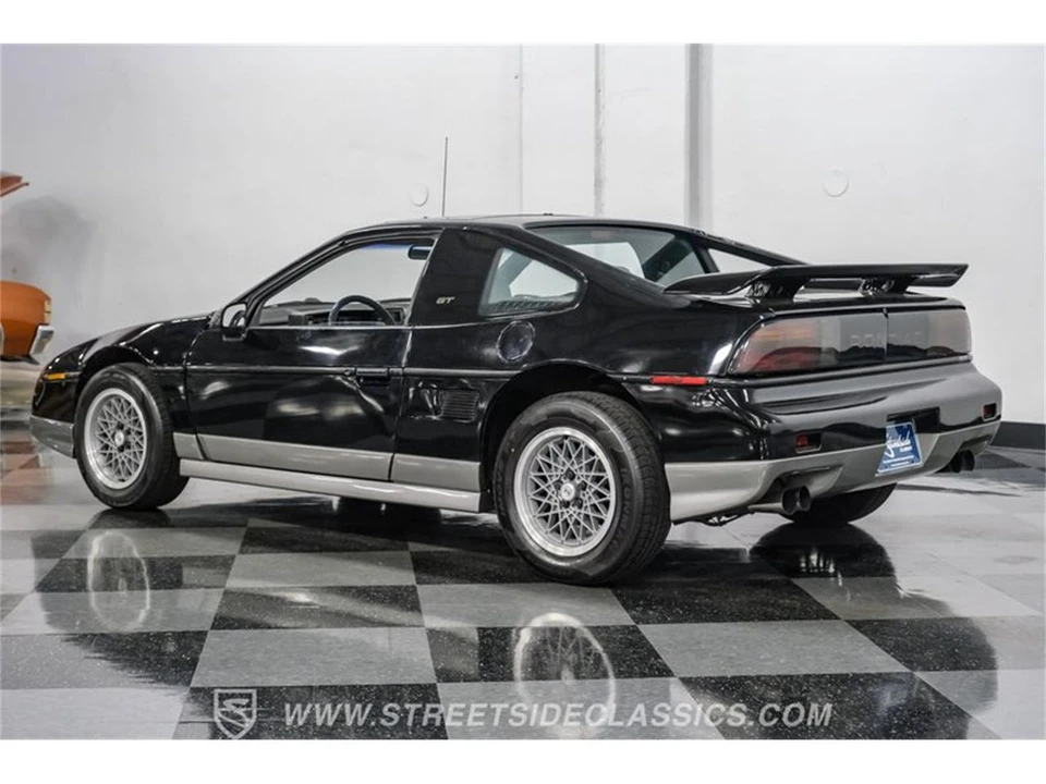 1986 Pontiac Fiero - Image 8 of 31