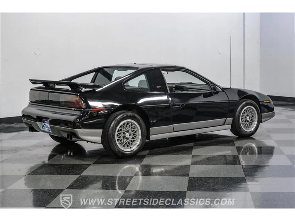 1986 Pontiac Fiero - Image 13 of 31