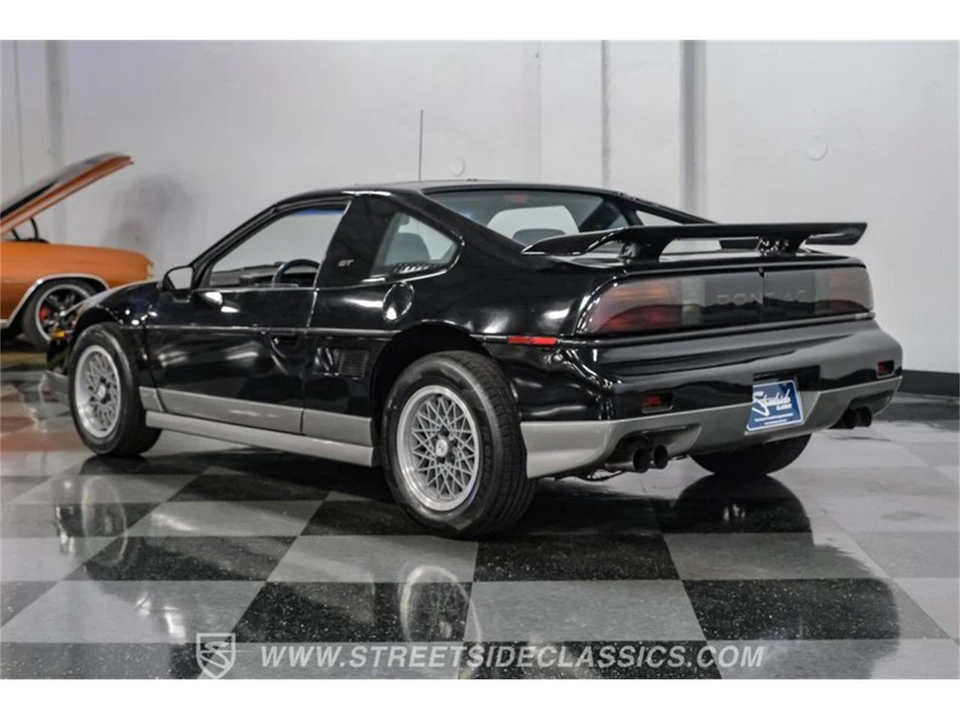 1986 Pontiac Fiero - Image 9 of 31