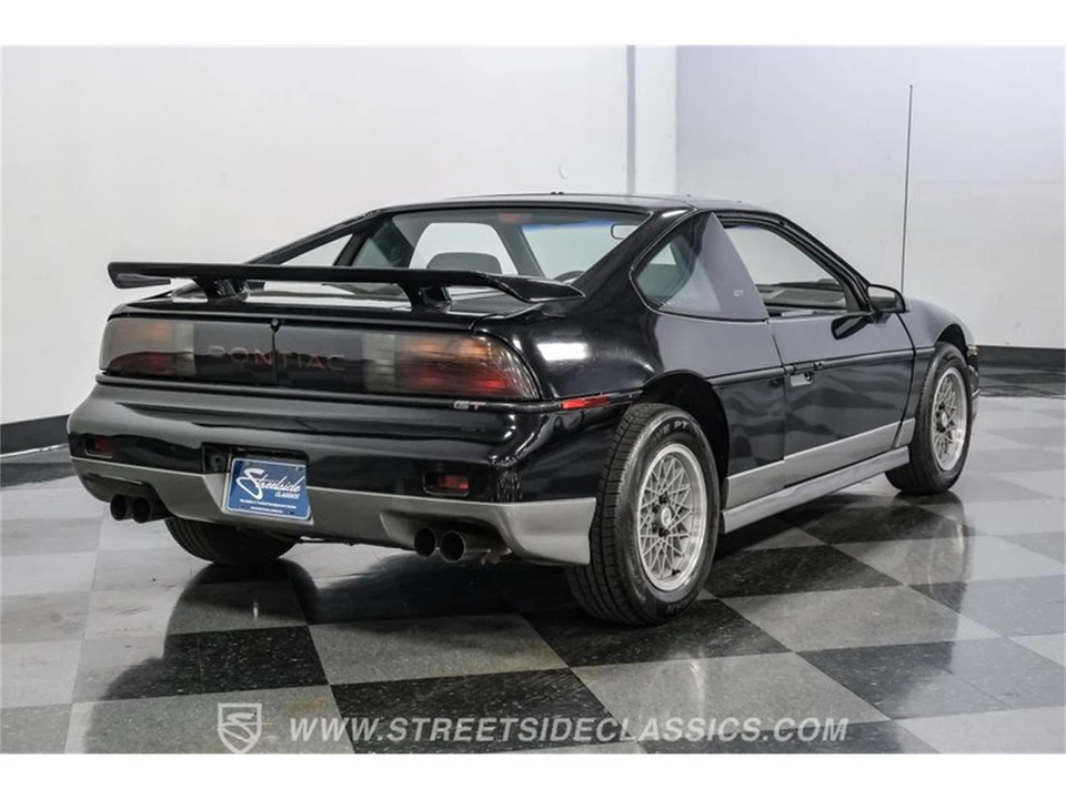1986 Pontiac Fiero - Image 25 of 31