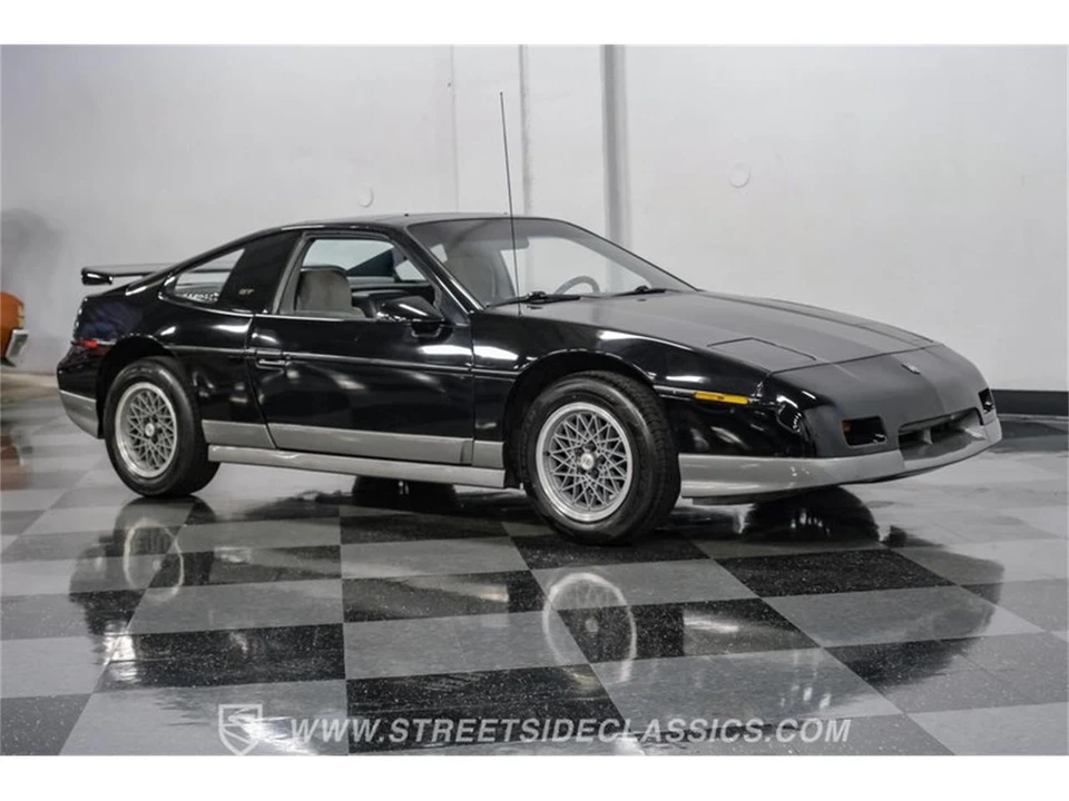 1986 Pontiac Fiero - Image 15 of 31