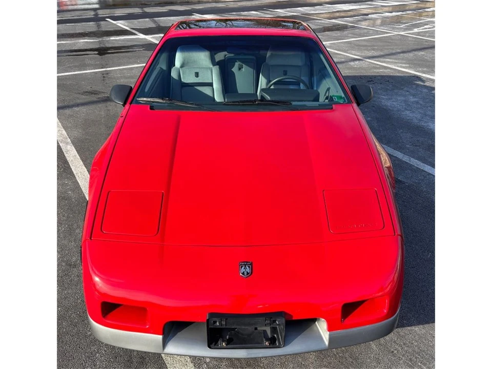 1986 Pontiac Fiero - Image 22 of 31