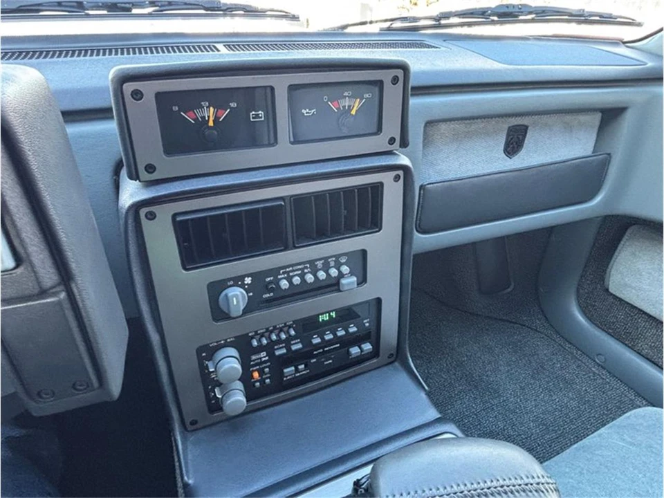 1986 Pontiac Fiero - Image 19 of 31