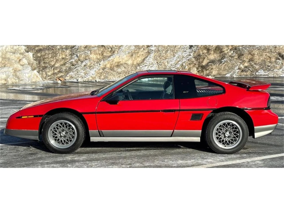1986 Pontiac Fiero - Image 5 of 31