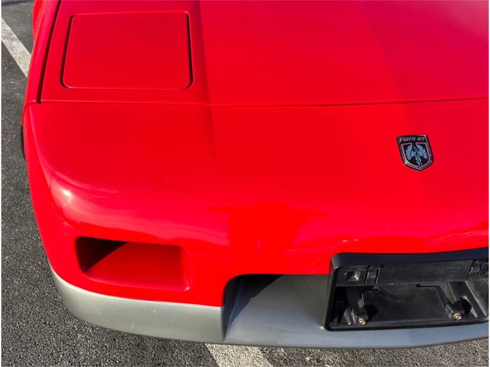1986 Pontiac Fiero - Image 25 of 31