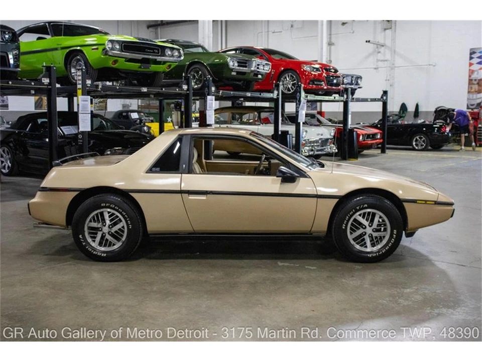 1986 Pontiac Fiero - Image 8 of 31