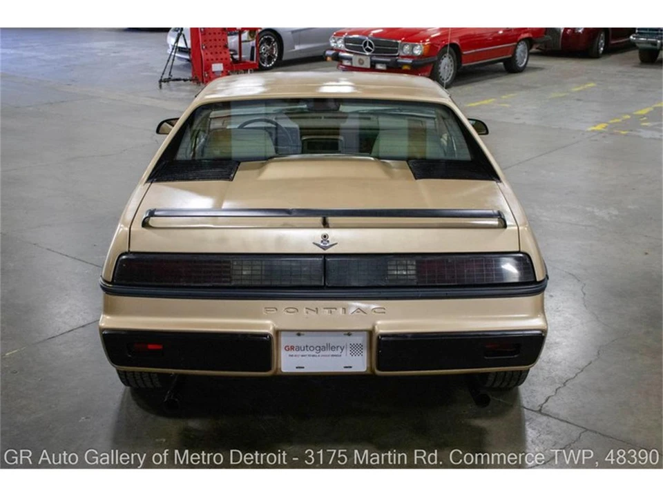 1986 Pontiac Fiero - Image 5 of 31