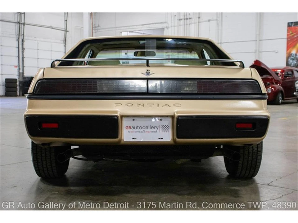 1986 Pontiac Fiero - Image 6 of 31