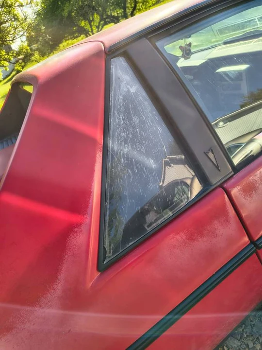 1996 Pontiac Fiero - Image 3 of 7