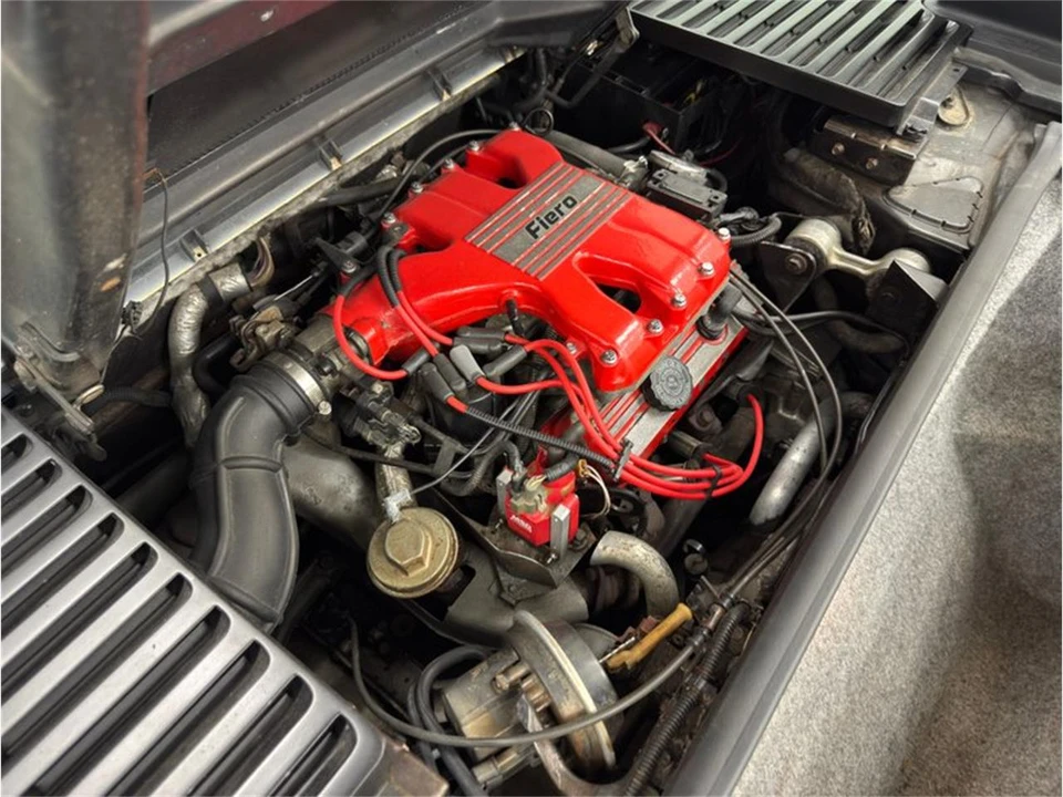 1986 Pontiac Fiero - Image 29 of 31