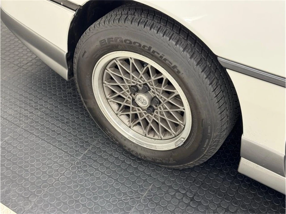 1986 Pontiac Fiero - Image 10 of 31