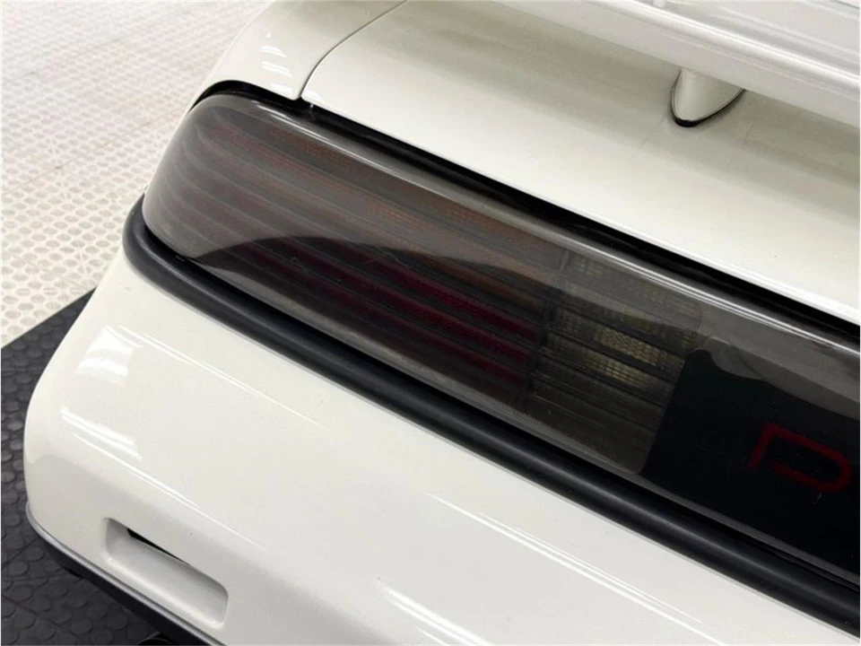 1986 Pontiac Fiero - Image 17 of 31
