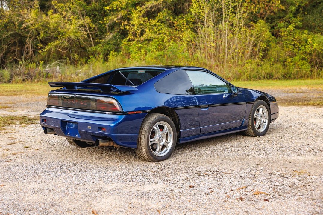 1986 Pontiac Fiero GT - Image 7 of 31