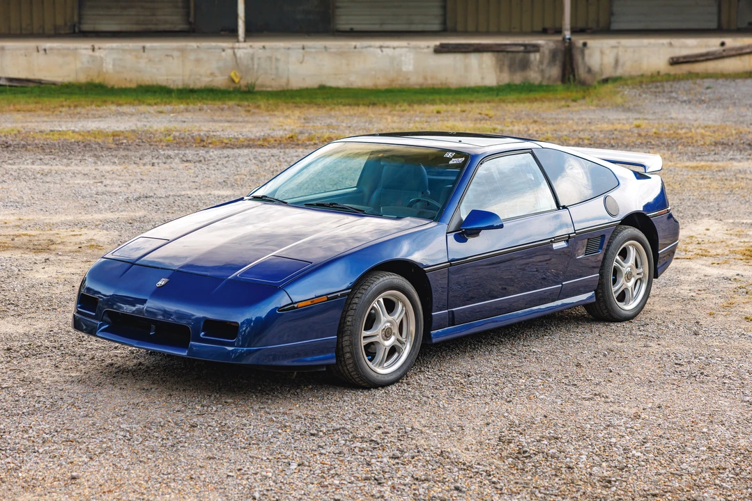 1986 Pontiac Fiero GT - Image 2 of 31