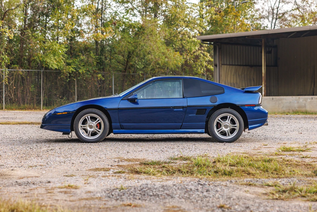1986 Pontiac Fiero GT - Image 5 of 31