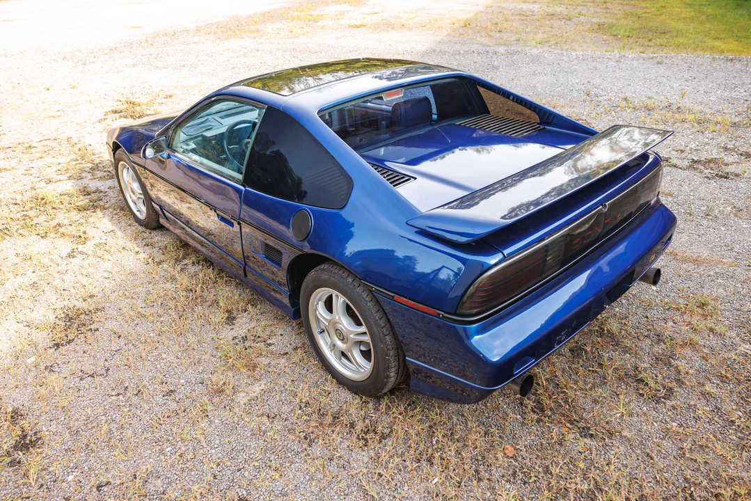 1986 Pontiac Fiero GT - Image 9 of 31