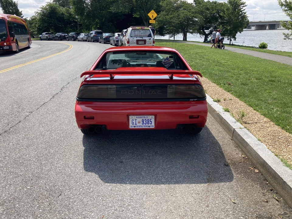 1986 Pontiac Fiero GT - Image 10 of 31