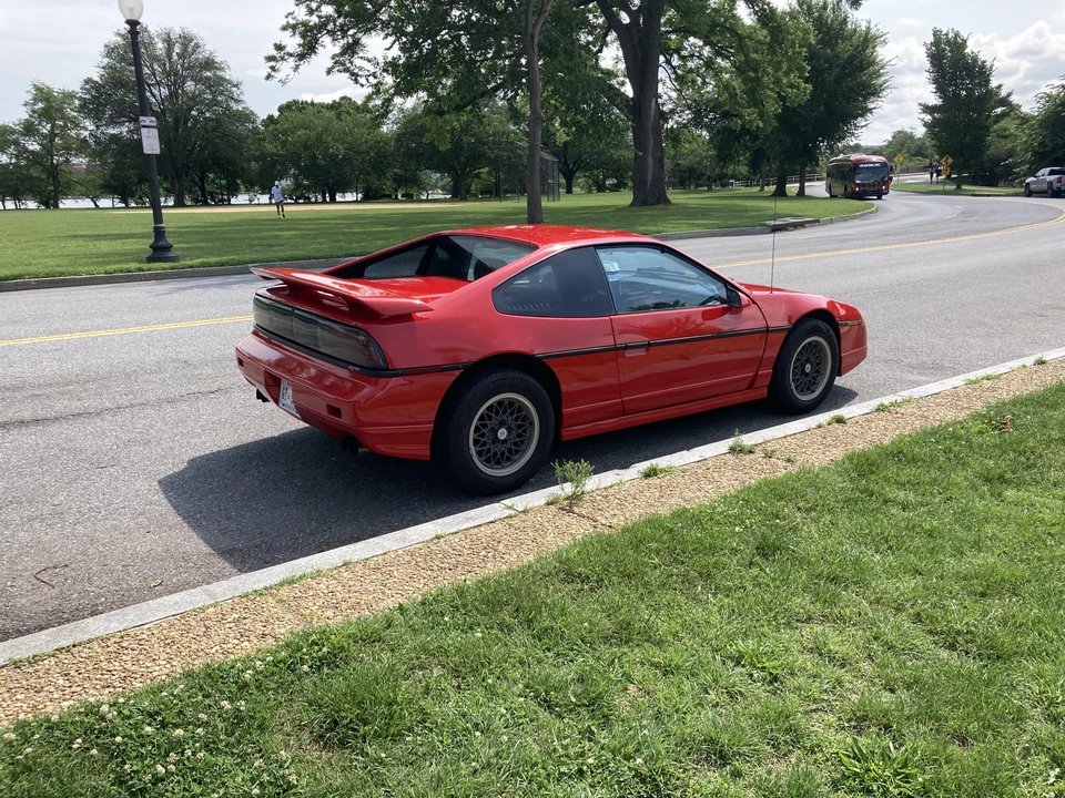 1986 Pontiac Fiero GT - Image 11 of 31