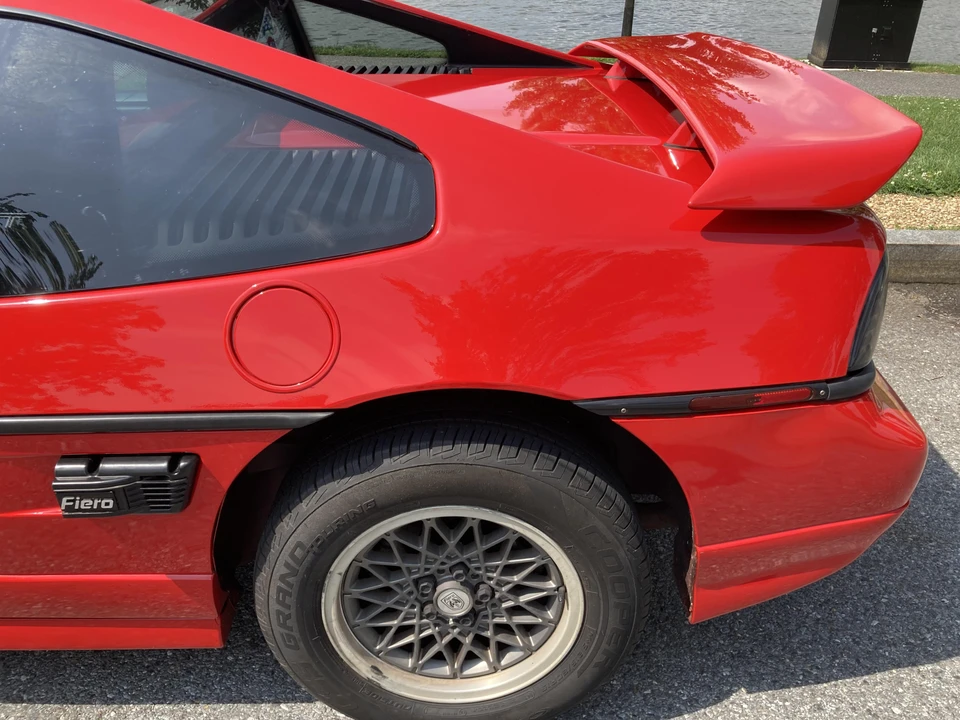 1986 Pontiac Fiero GT - Image 21 of 31